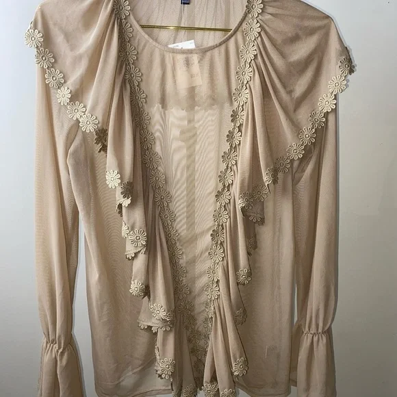 Elegant Beige Floral Trim Women's Top - Picture 1 of 3